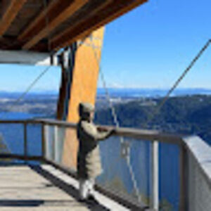 Meet your Posher, Ellen